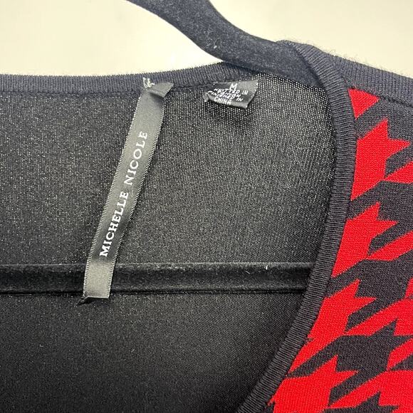 Women's Michelle Nicole Red and Black Houndstooth Zip Up Sweater Medium - Picture 4 of 4